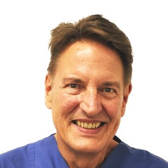 Dr. Ivo-Julian Gerken